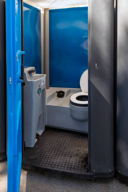 Best Porta potty rental near me  in Bellaire, OH