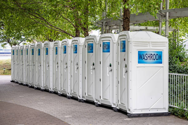 Best Porta potty delivery and setup  in Bellaire, OH
